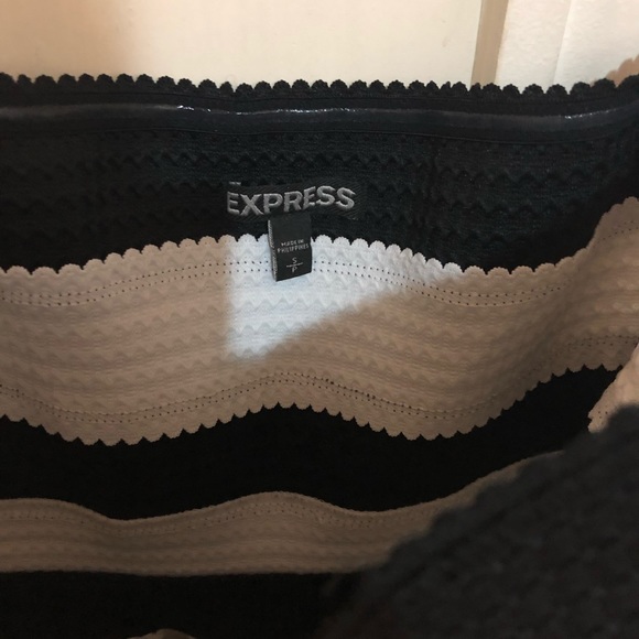 Beautiful Dress WB - Picture 2 of 3